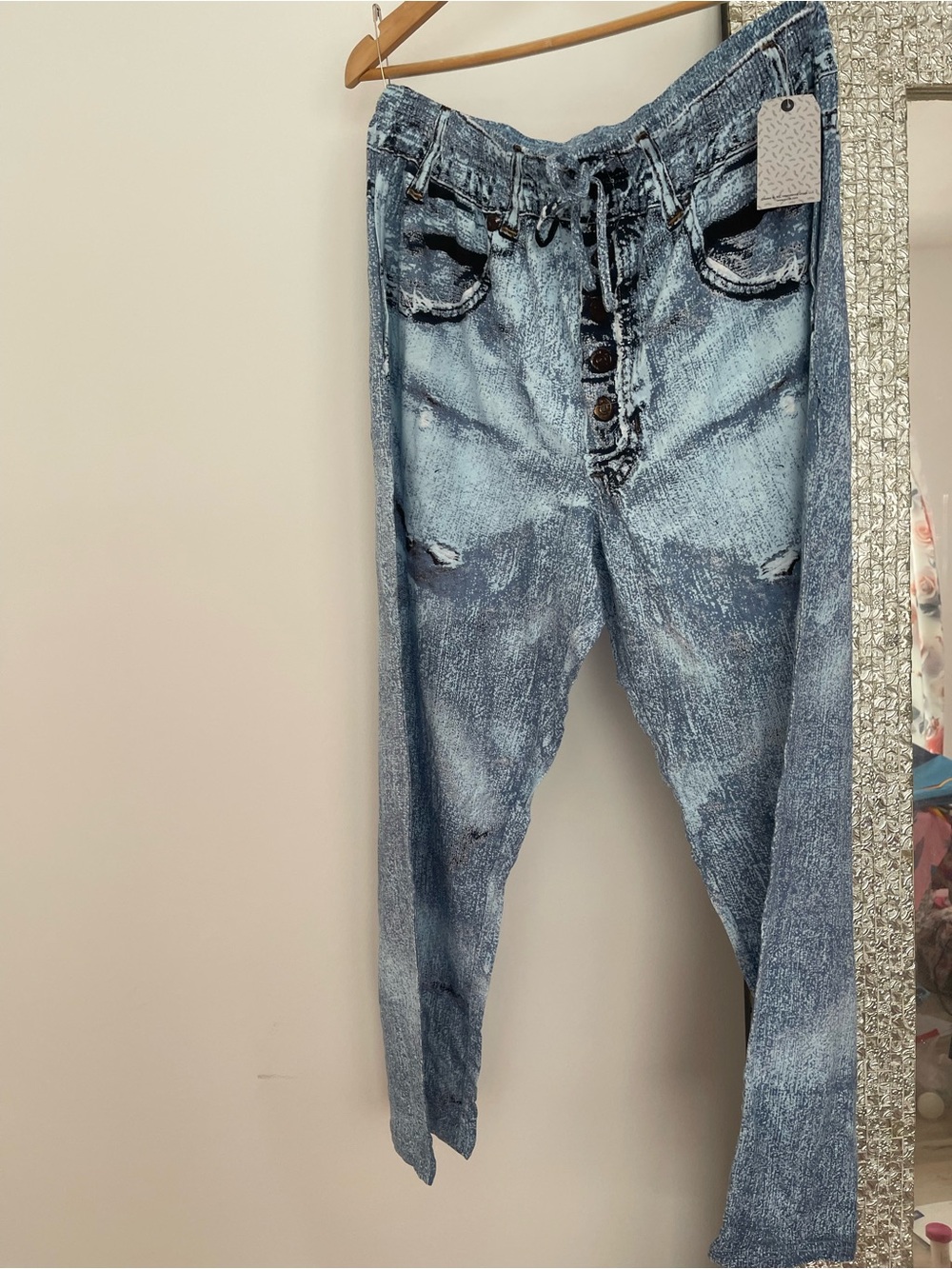 Under disguised Men's Light Blue Washed Distressed pants